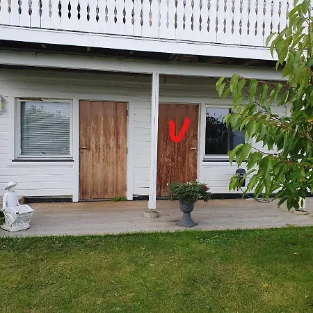 Апартаменты Small And Cosy With Free Parking